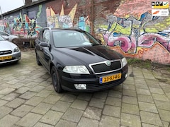 Skoda Octavia Combi - 1.6 FSI Ambiente