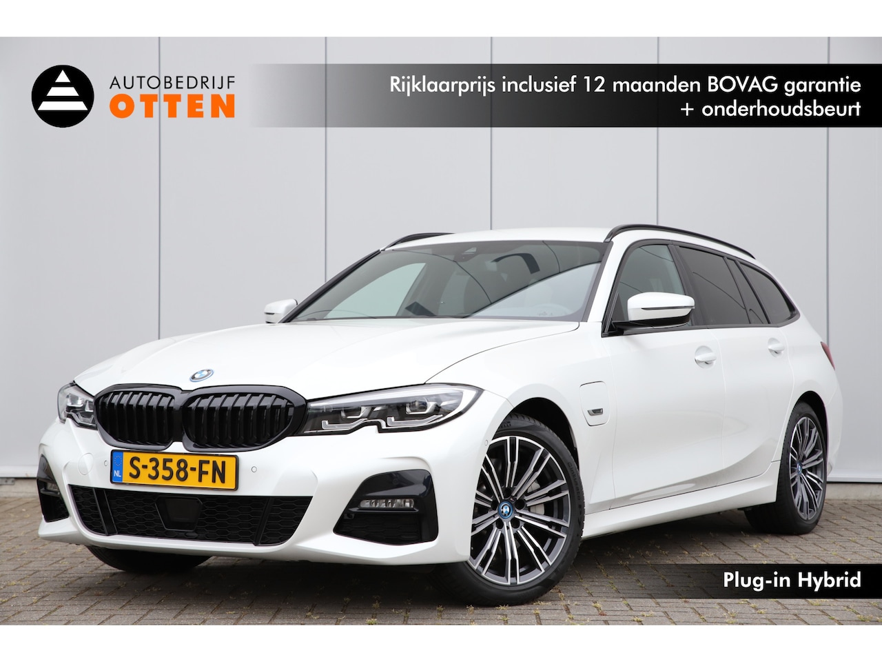 BMW 3-serie Touring - 330e Plug-in Hybrid M-Sport 292 pk | Elektrische trekhaak | Parelmoer wit - AutoWereld.nl