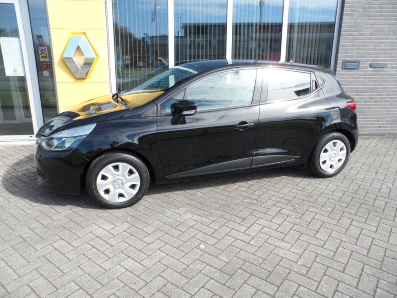 Renault Clio - 0.9 TCe Eco2 Expression 0.9 TCE ECO2 EXPRESSION - AutoWereld.nl