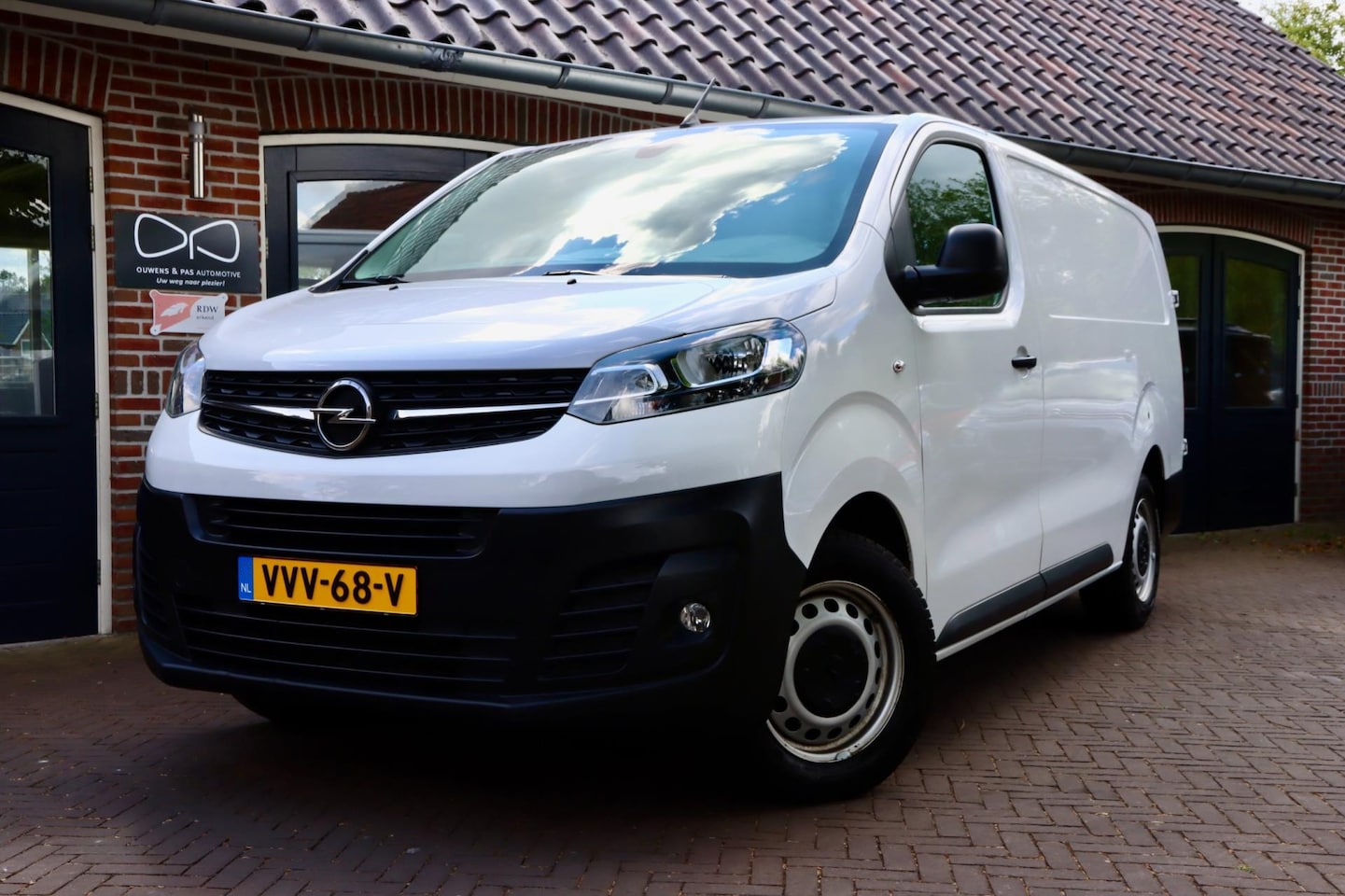 Opel Vivaro - 2.0 CDTI L3H1 Edition | NAVIGATIE | CAMERA | CRUISE | 120 PK - AutoWereld.nl