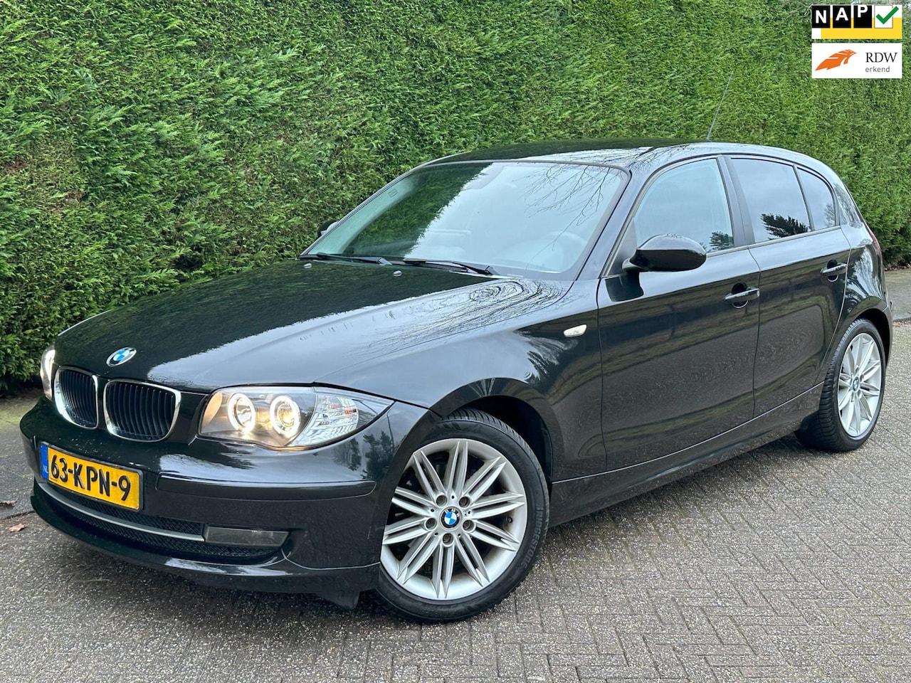 BMW 1-serie - 116i /6BAK/NAVI/CRUISE/CLIMA/ANGEL EYES!/ - AutoWereld.nl