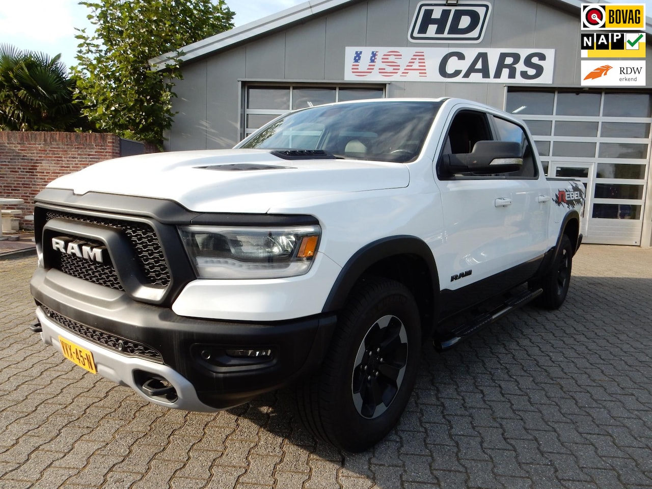 Dodge Ram 1500 - 5.7 V8 4x4 Crew Cab Rebel 5.7 V8 4x4 Crew Cab Rebel 4X4 LPG - AutoWereld.nl