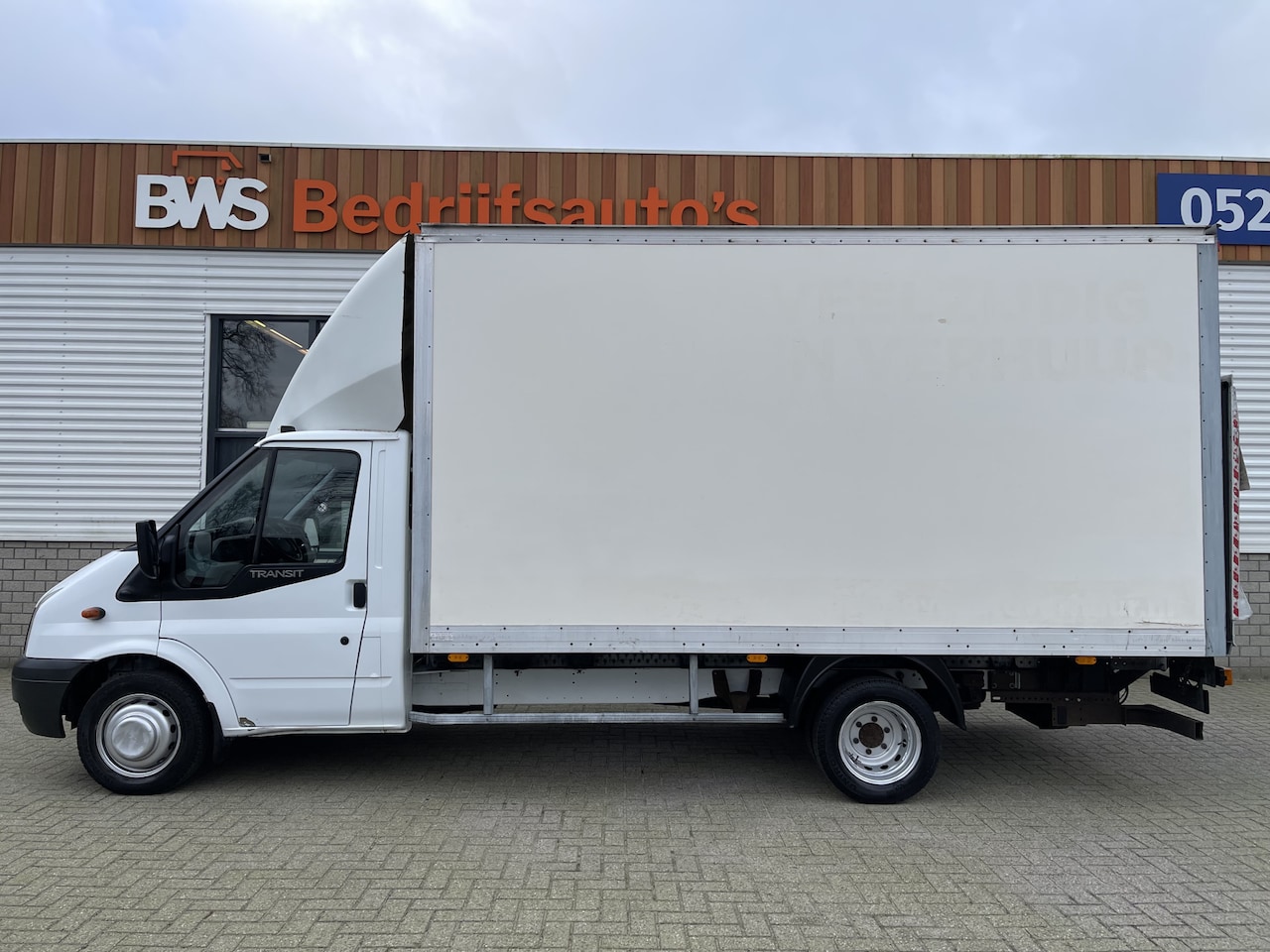 Ford Transit - 350M 2.2 TDCI 155pk / bakwagen met laadklep / te koop zo mee € 11.950 ex btw / airco / rij - AutoWereld.nl