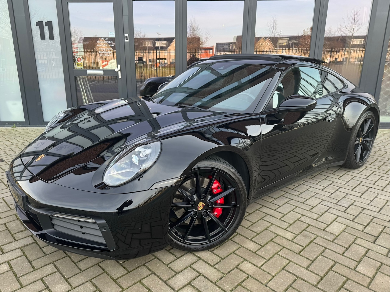 Porsche 911 - 3.0 Carrera S Sportuitlaat,Panoramadak,Black on Black stoelventilatie, Dealer onderhouden - AutoWereld.nl