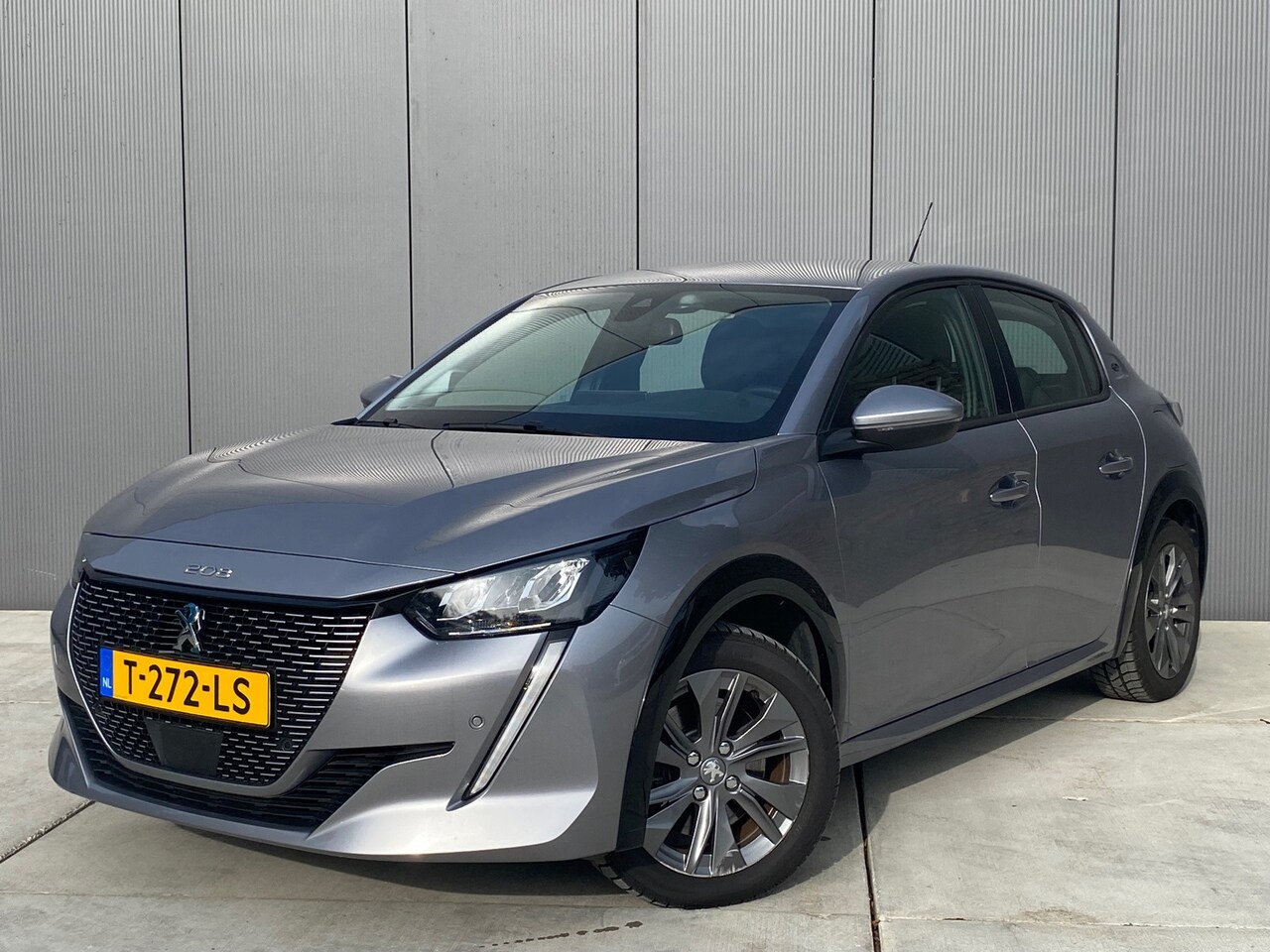 Peugeot e-208 - EV Blue Lease Allure 50 kWh Groot Navigatie / 3D Cockpit / 3-Fase / €19995 na Subsidie - AutoWereld.nl