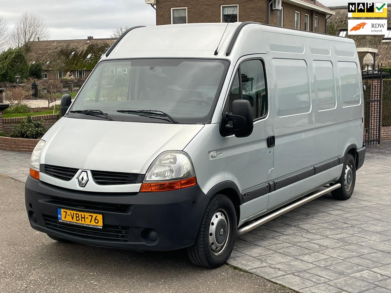 Renault Master - T35 2.5 dCi L3 H2 T35 2.5 dCi L3H2 Airco/Nap! - AutoWereld.nl