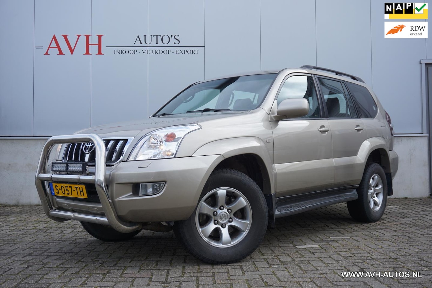 Toyota Land Cruiser - 4.0 V6 VVT-i LX Automaat - AutoWereld.nl