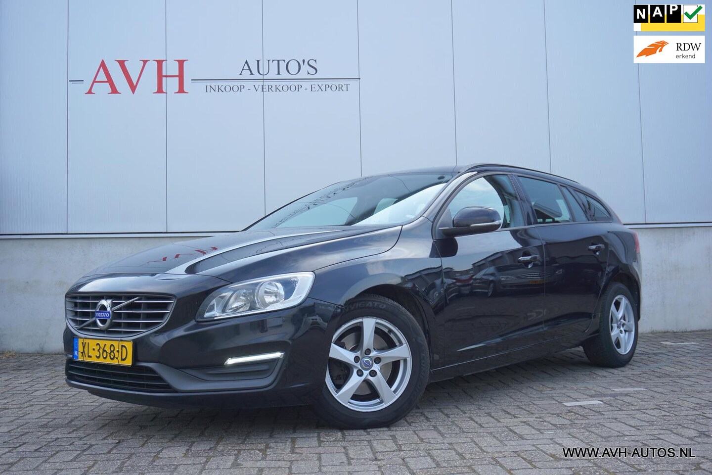 Volvo V60 - 1.6 D2 R-Design 1.6 D2 R-Design - AutoWereld.nl