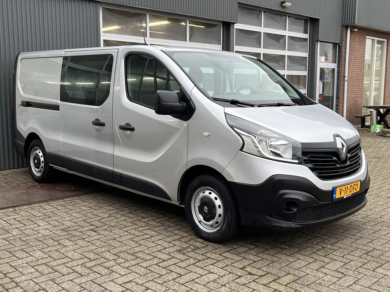 Renault Trafic - 1.6 dCi T29 L2H1 DC Marge Btw /Bpm vrij Airco Cruise controle Navigatie Dubbele cabine 1e - AutoWereld.nl