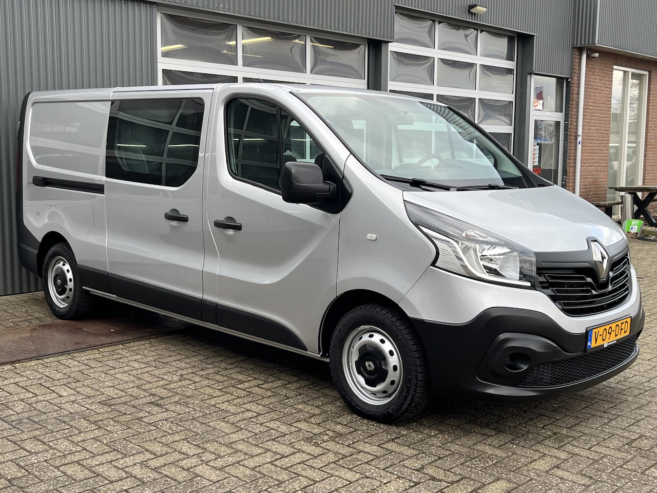 Renault Trafic - 1.6 dCi T29 L2H1 DC Marge Btw /Bpm vrij Airco Cruise controle Navigatie Dubbele cabine 1e - AutoWereld.nl