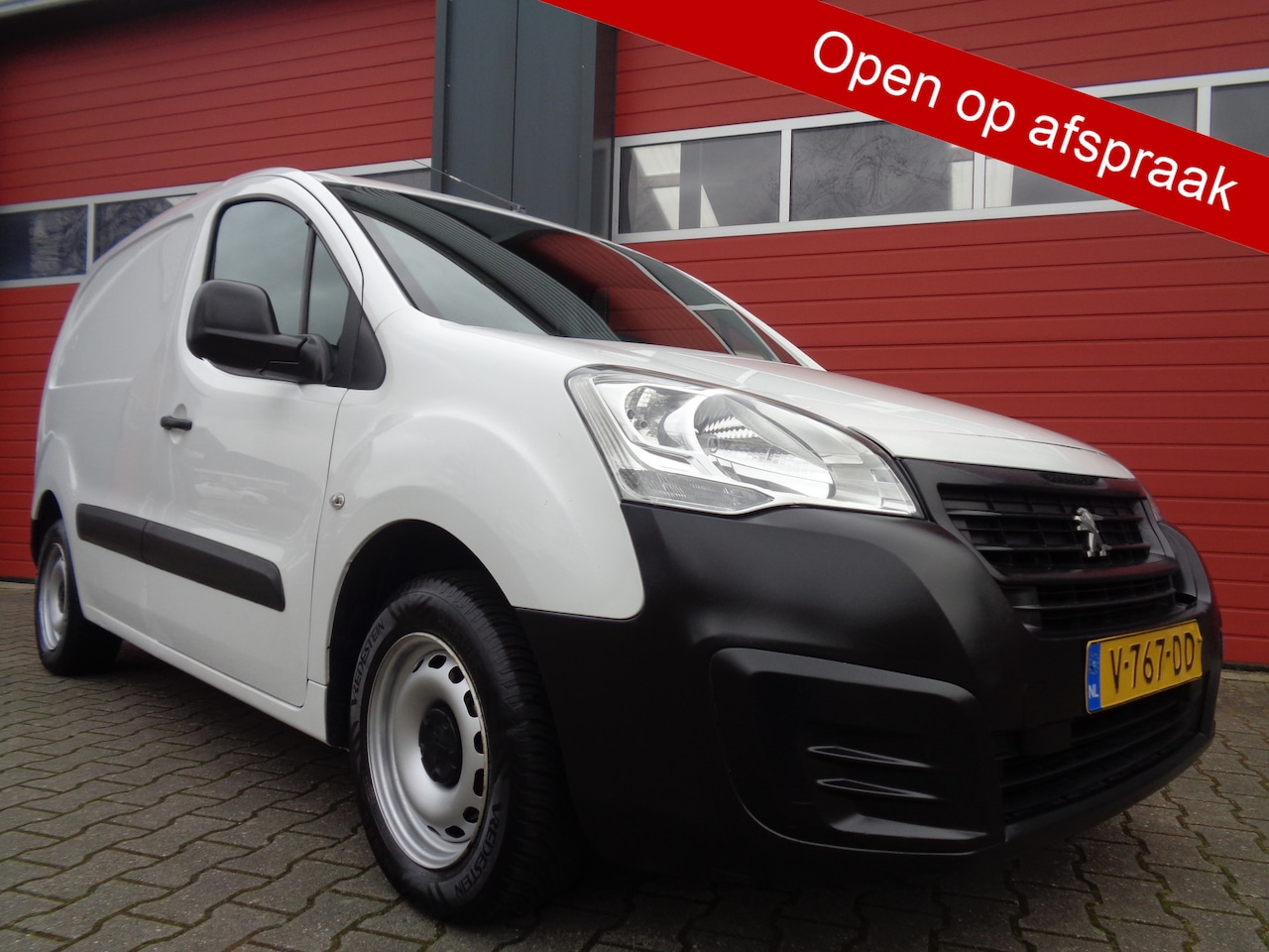 Peugeot Partner - 120 1.6 BlueHDi 75 L1 XR 120 1.6 BlueHDi 75 L1 XR, Airco,Mooie auto! - AutoWereld.nl