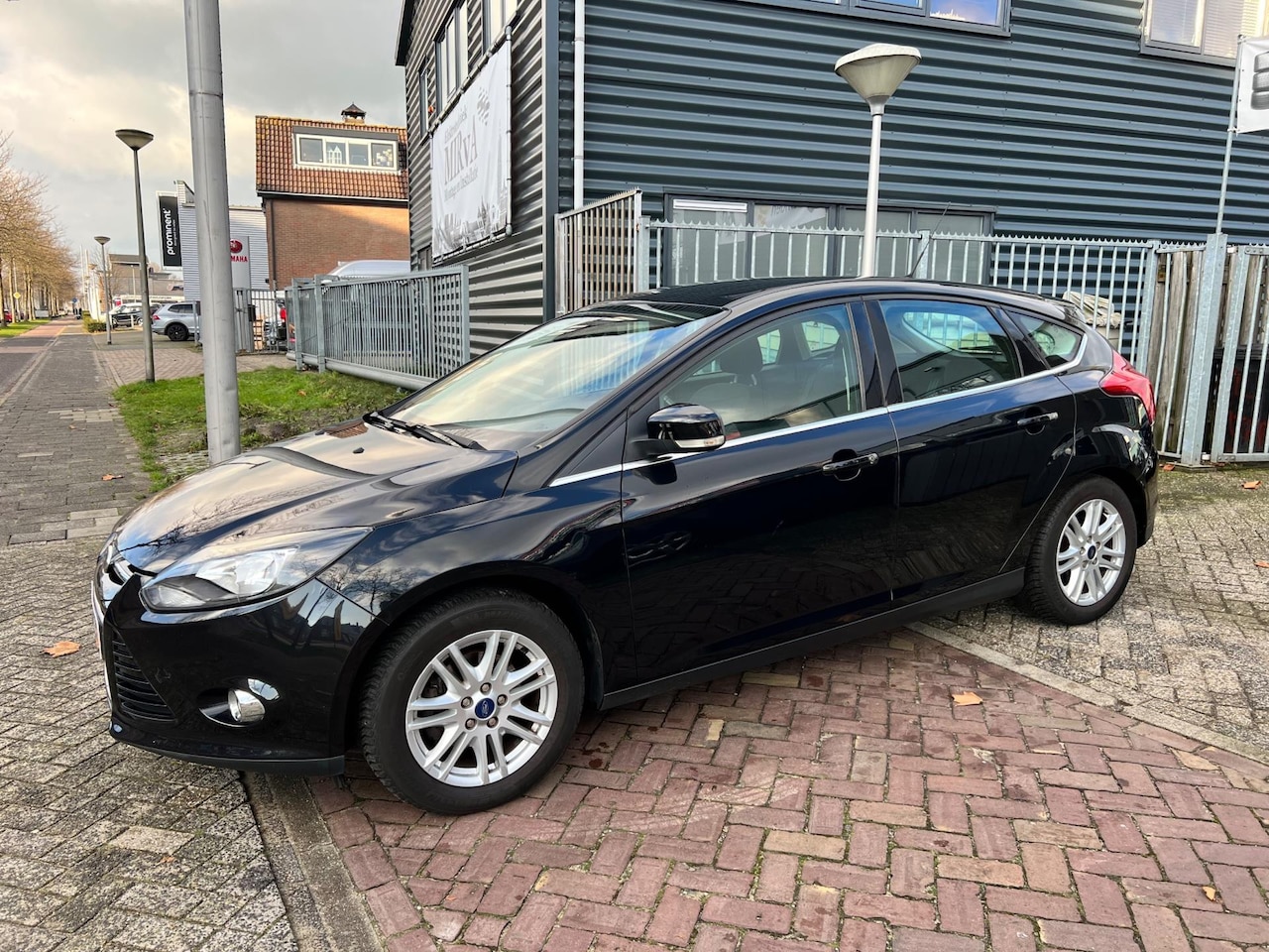 Ford Focus - 1.0 EcoBoost Titanium Airco/Navi - AutoWereld.nl