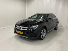 Mercedes-Benz GLA-Klasse - 200 AMG Navi Camera Trekhaak 19inch LM Bi-Xenon Koplampen Stoelverwarming