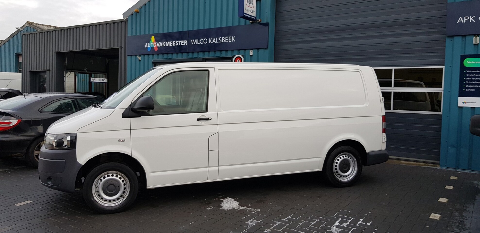 Volkswagen Transporter - 2.0 TDI L2H1 2.0 TDI L2H1 - AutoWereld.nl