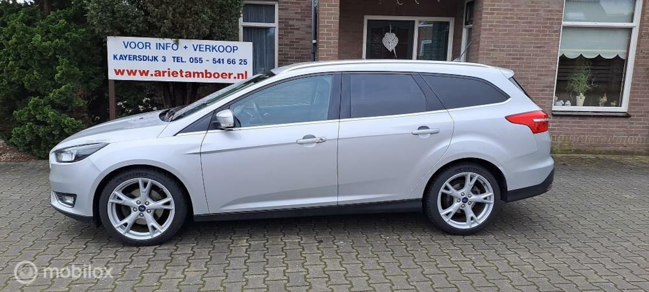 Ford Focus Wagon - 1.5 Titanium IN NIEUWSTAAT, MOET JE ZIEN! - AutoWereld.nl