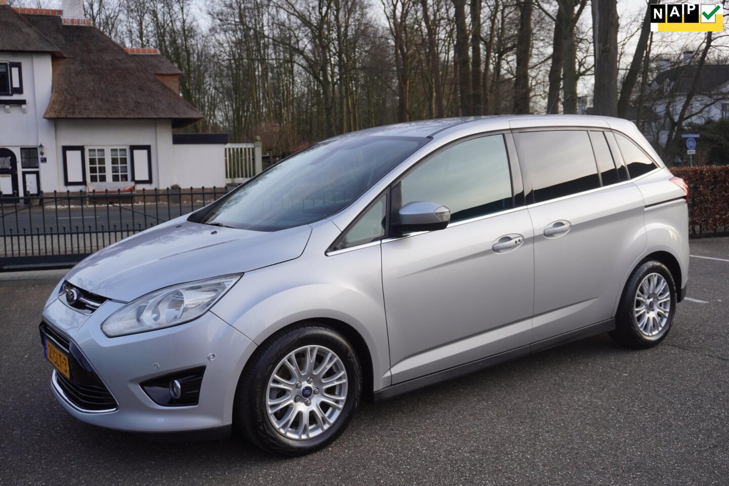 Ford Grand C-Max - 1.6 EcoBoost Titanium 150 Pk Navi Clima Pdc Trekhaak - AutoWereld.nl