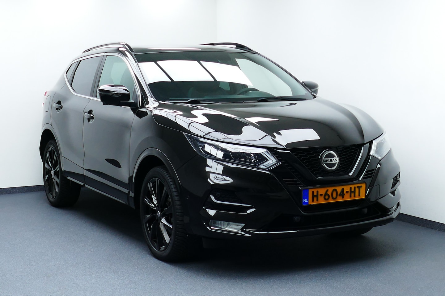 Nissan Qashqai - 1.3 140pk DIG-T N-Tec. Leer/Alcantara, Panodak, 360 Camera, Led Koplampen, 18"LMV - AutoWereld.nl