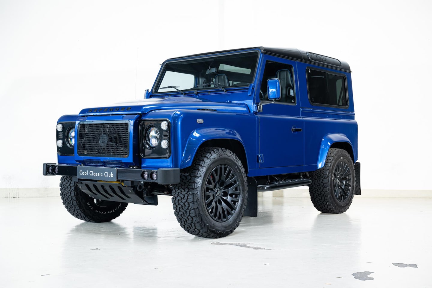 Land Rover Defender 90 Urban - LS3 V8 - Restomod - Ex Jenson Button ...