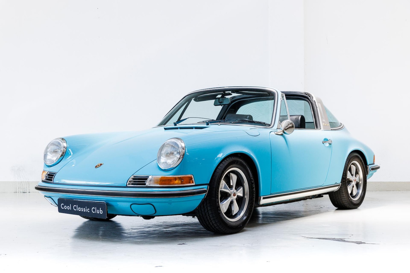 Porsche 911 Targa - - Wunchfarbe Kristalblau - Custom build - Computer Injection - - AutoWereld.nl