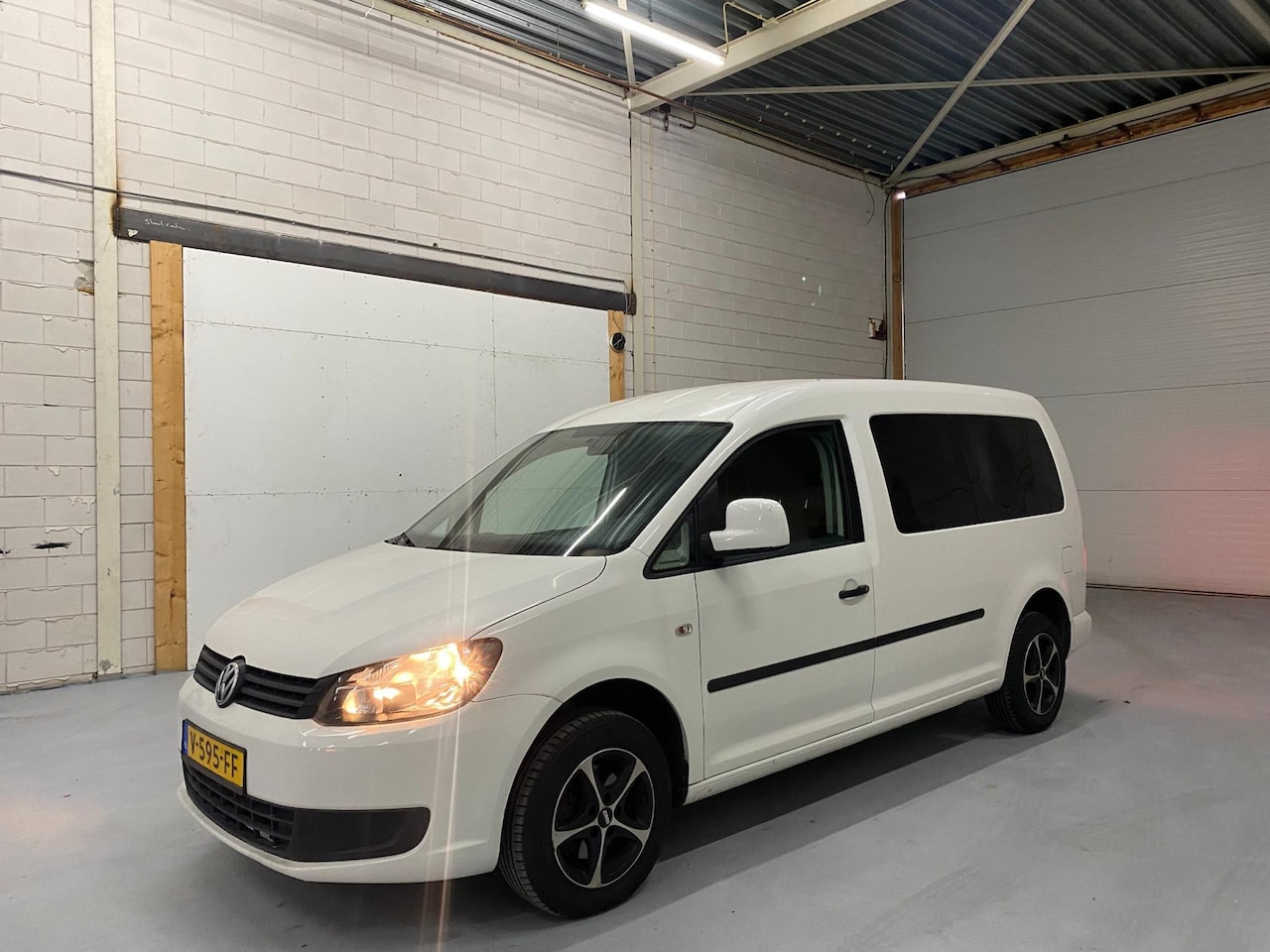 Volkswagen Caddy Maxi - 1.6 TDI Uniek Airco Nap NWE APK - AutoWereld.nl