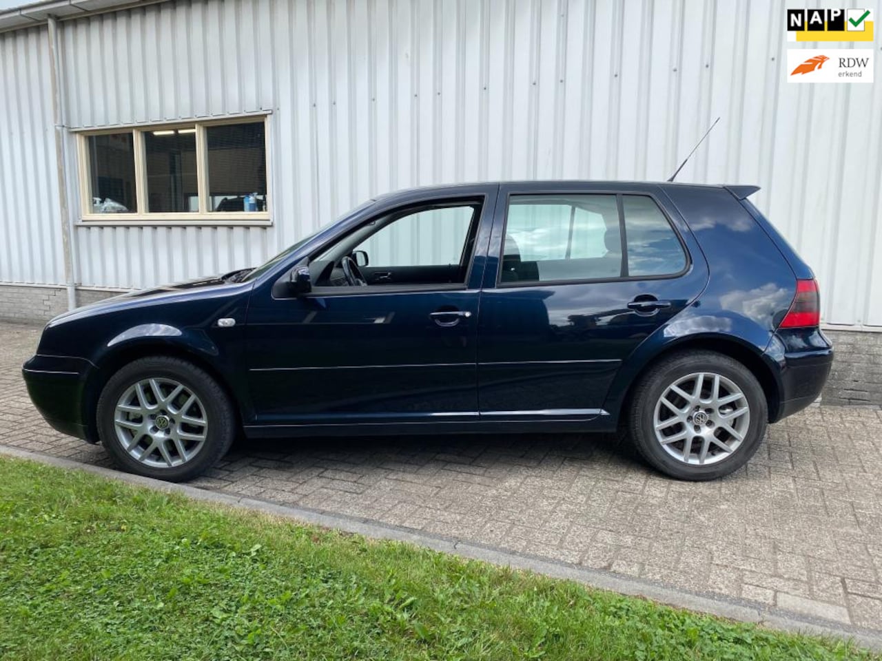 Volkswagen Golf - 2.3 V5 Highline 2.3 V5 Highline - AutoWereld.nl