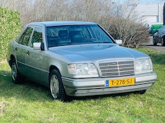 Mercedes-Benz E-klasse - 220 Elegance/Automaat/1e Eigennaar uit Frankrijk full History