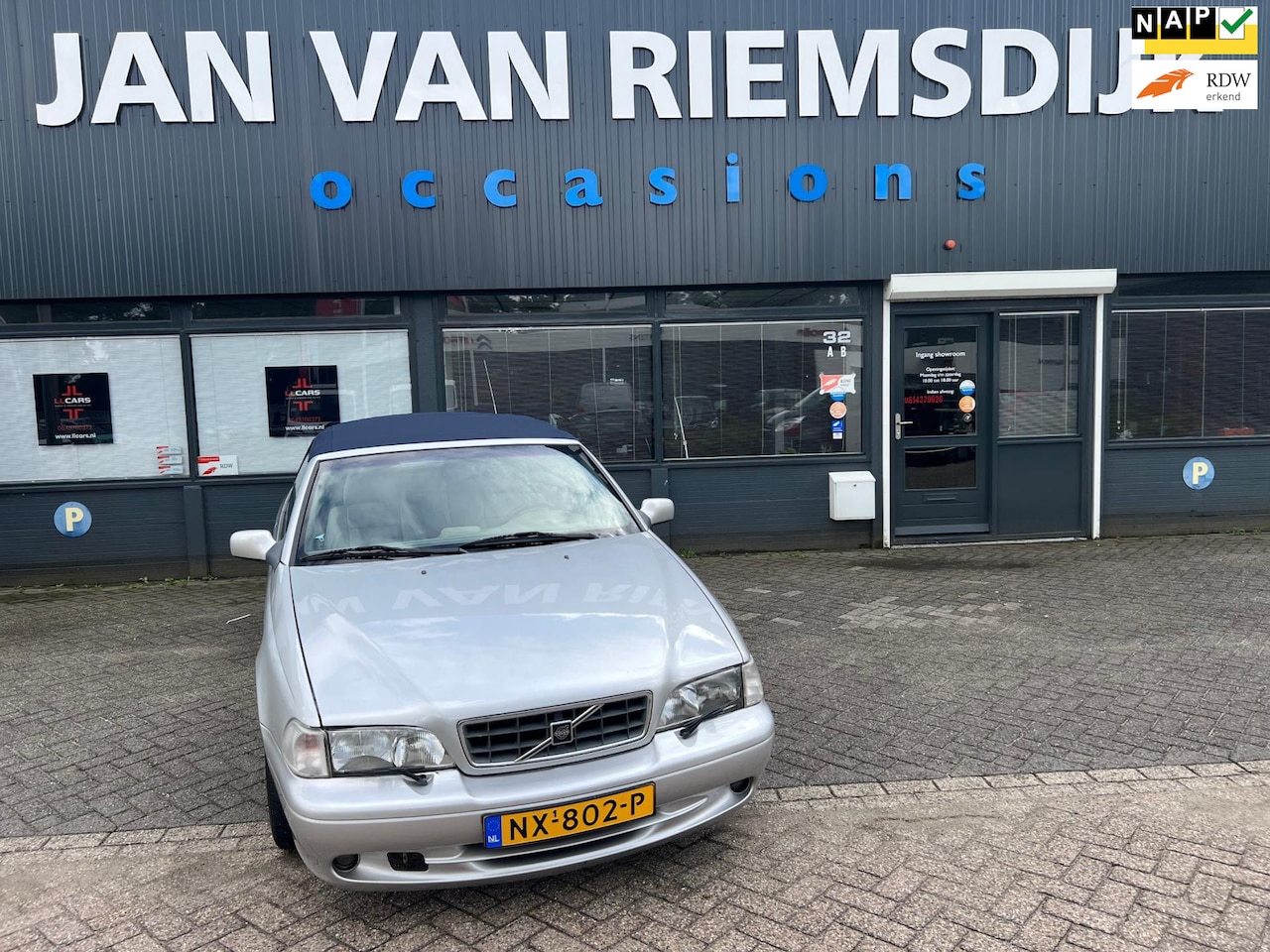 Volvo C70 Convertible - 2.4 T CABRIO BJ 1999 NIEUWE KAP CLIMA-CONTROLE 4995EU - AutoWereld.nl