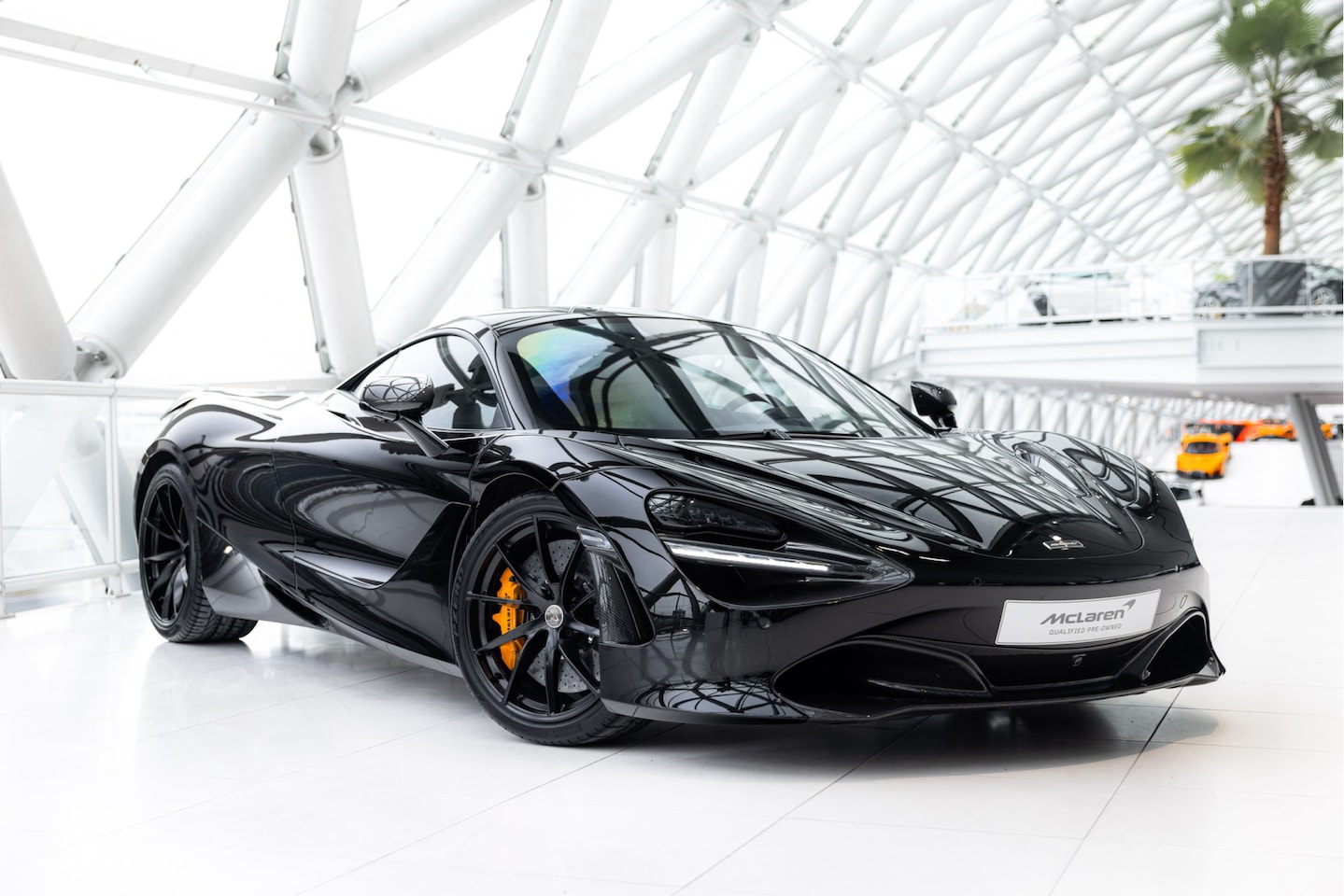 McLaren 720S - 4.0 V8 | CF Exterior 1/2/3 | Lift | - AutoWereld.nl