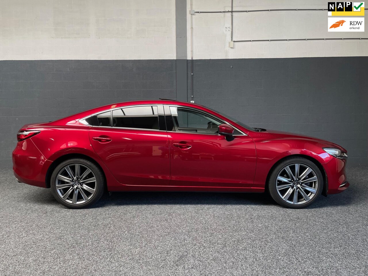 Mazda 6 - 2.2 SkyActiv-D 184 Luxury, Pano, Bose, Leder, Keyless - AutoWereld.nl