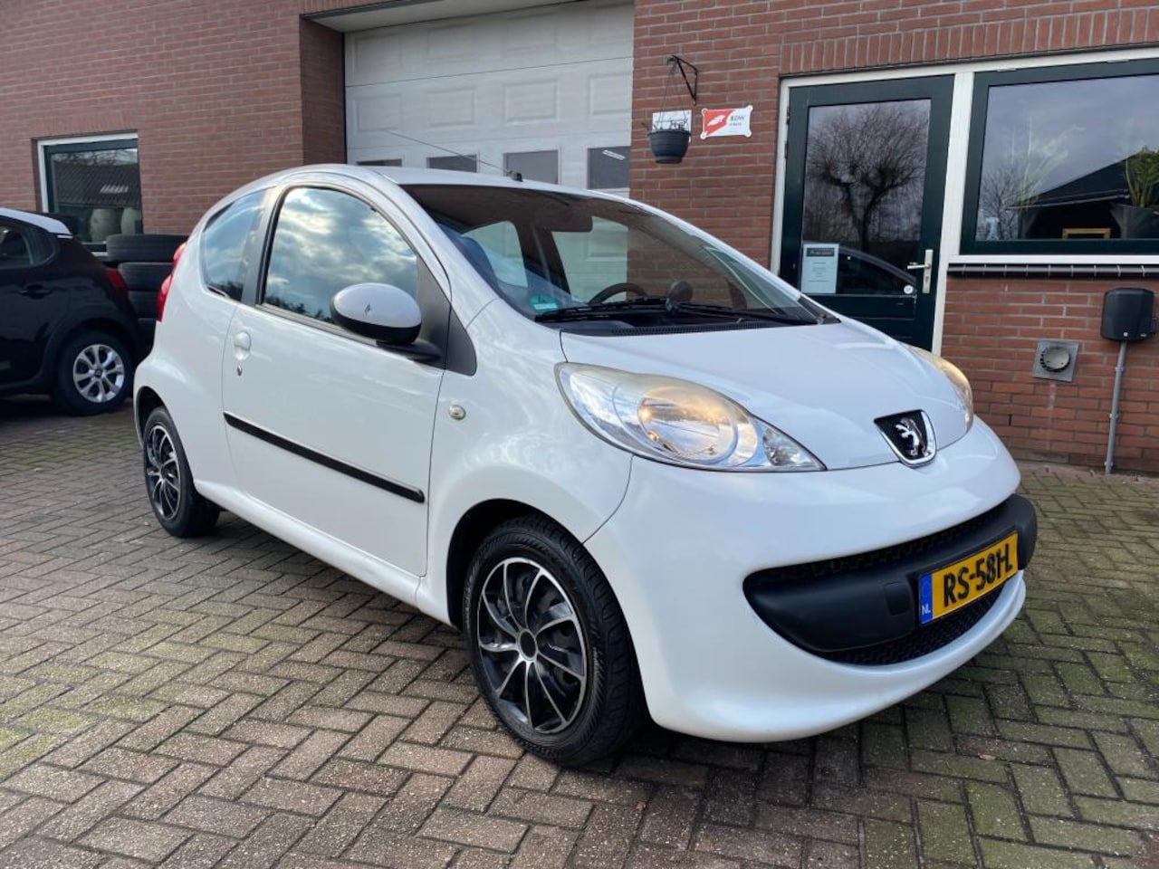 Peugeot 107 - 1.0-12V XR 1.0-12V XR - AutoWereld.nl