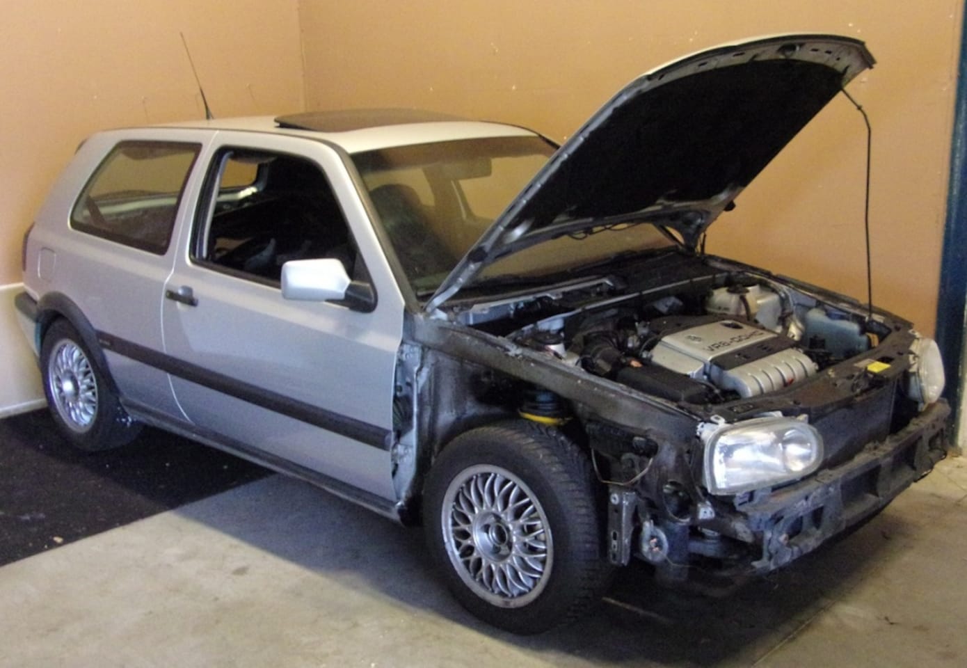 Volkswagen Golf - 2.8 VR6 | Project !!! - AutoWereld.nl