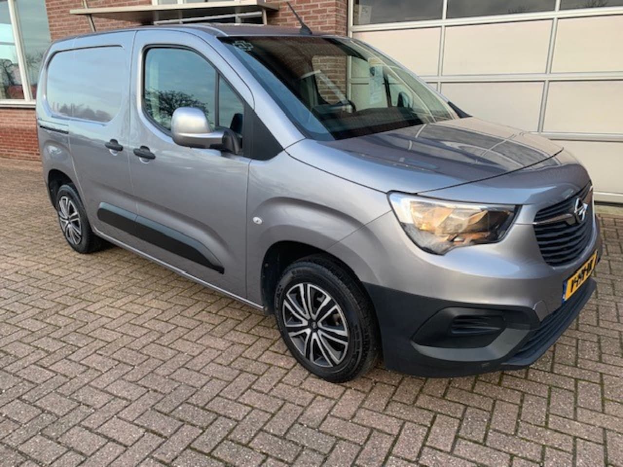 Opel Combo - 1.6D Edition Navigatie / Cruise / Trekhaak - AutoWereld.nl