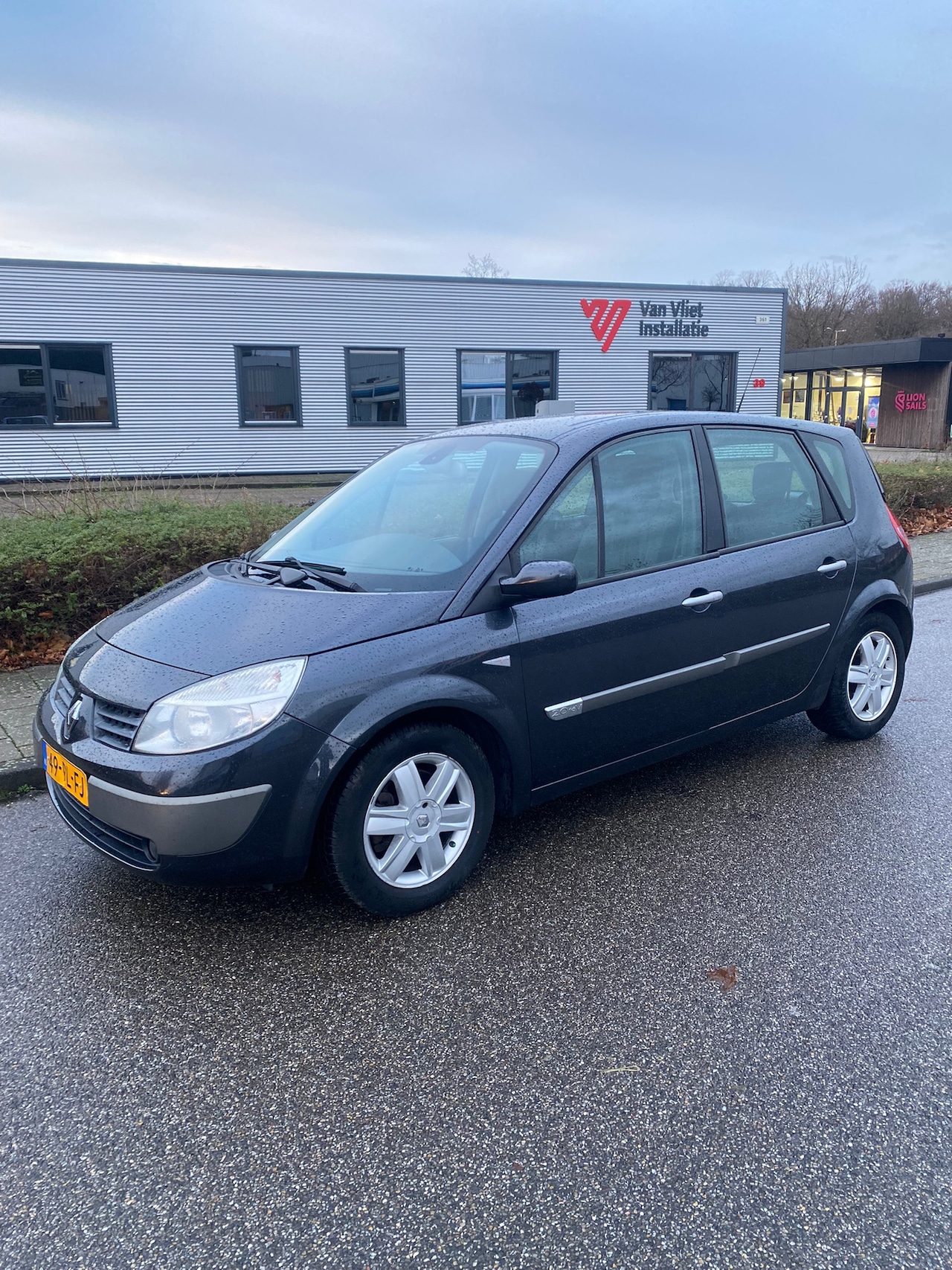 Renault Scénic - 2.0-16V Privilège Comfort AUTOMAAT - AutoWereld.nl