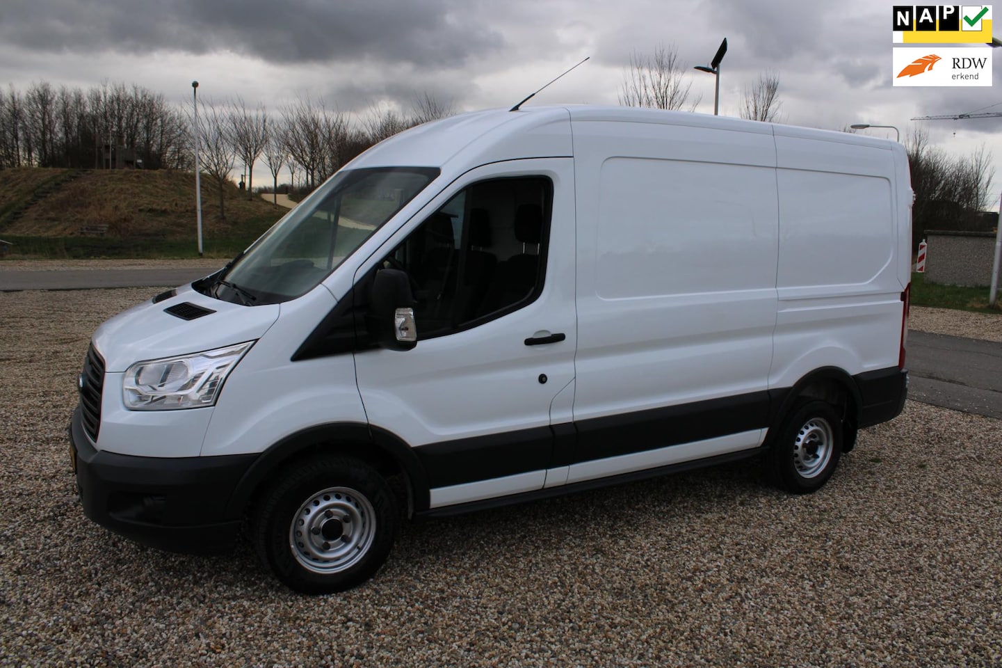 Ford Transit - 290 2.2 TDCI L2H2 Ambiente Lang Hoog met Airco - AutoWereld.nl