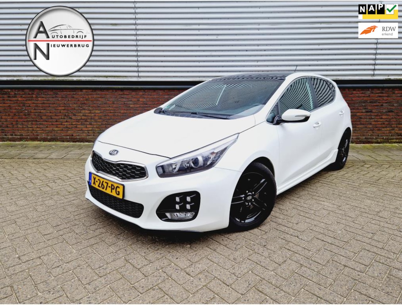 Kia Cee'd - 1.0 T-GDi DynamicLine Full option Camera - Panoramadak - PDC - AutoWereld.nl