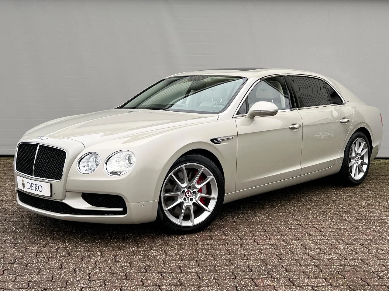 Bentley Flying Spur - V8 S MULLINER, CUSTOM, 1e eigenaar - AutoWereld.nl