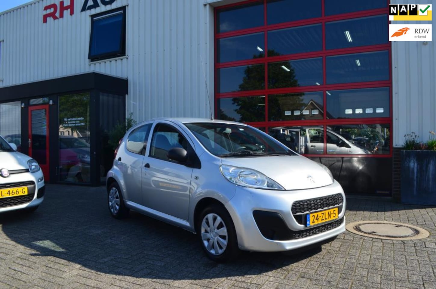 Peugeot 107 - 1.0 Access Accent/AIRCO/5DEURS - AutoWereld.nl