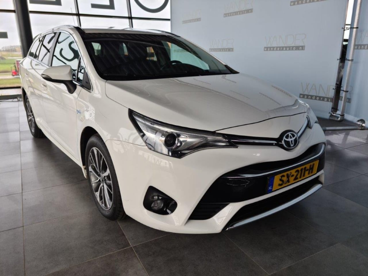 Toyota Avensis Touring Sports - 1,8 *Trekhaak*Nav*Camera* - AutoWereld.nl