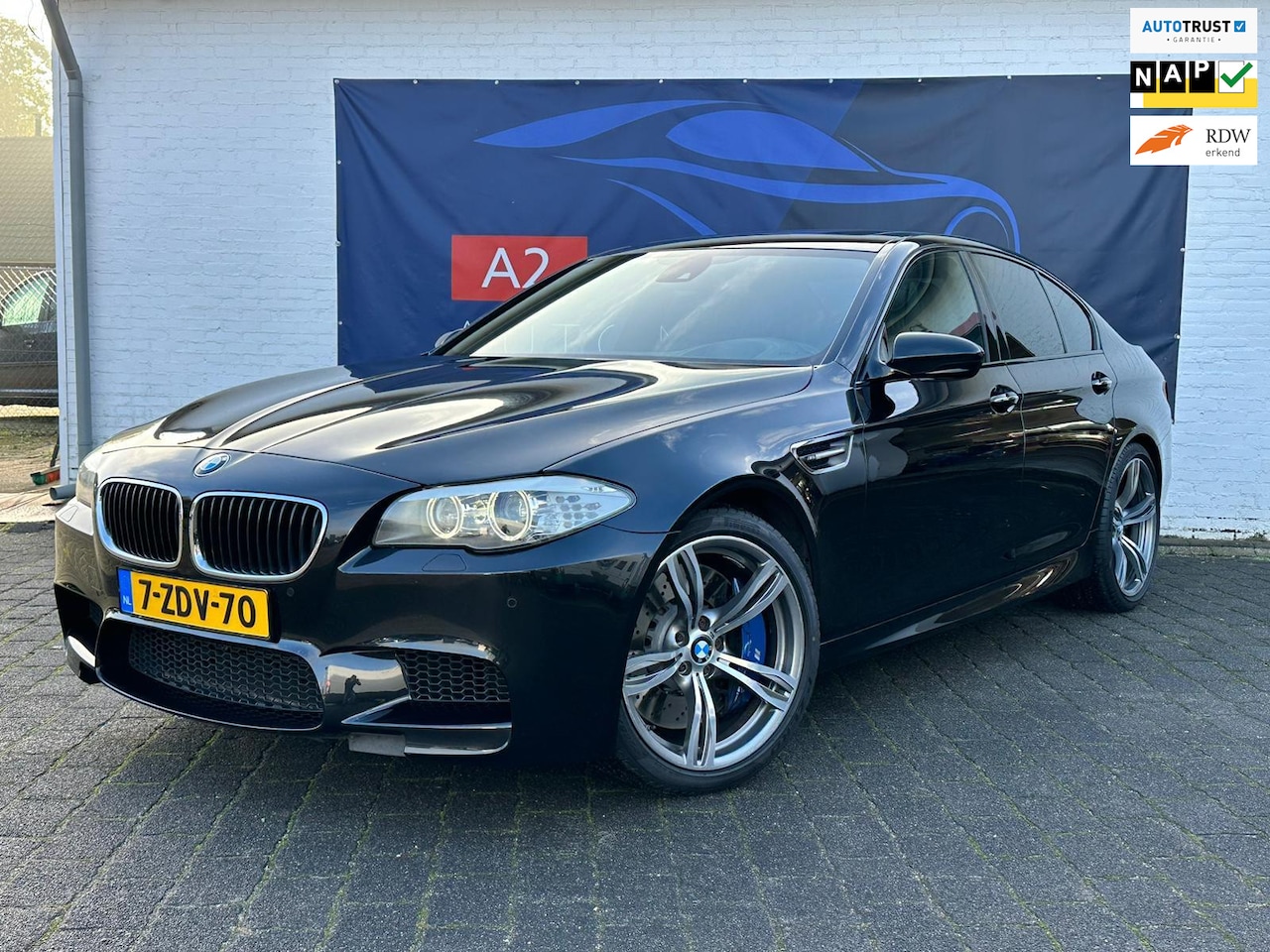 BMW M5 - / PANORAMADAK / VOLLEDER / HEAD-UP / BI-TURBO 560PK/ CAMERA/MEMORY/ - AutoWereld.nl