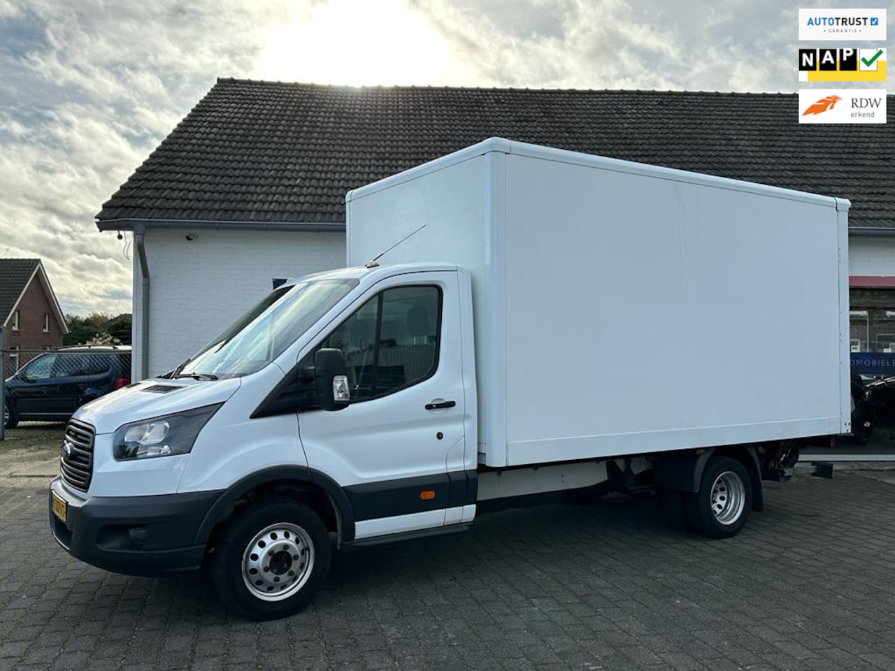 Ford Transit - MKD 43-L BAKWAGEN G1MADZCAHBTA / AIRCO / MULTIFUNCTIONEEL STUURWIEL / 3 ZITPLAATSEN SAXAS - AutoWereld.nl