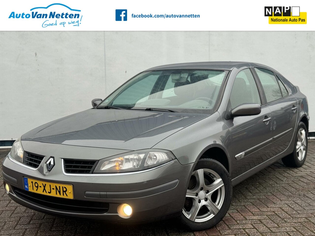 Renault Laguna - 1.6-16V 112pk, Clima, Gr.Navi,Lmv,Tech Line - AutoWereld.nl