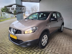 Nissan Qashqai - 1.6 Visia Trekhaak, 4 nieuwe banden, Zeer mooi