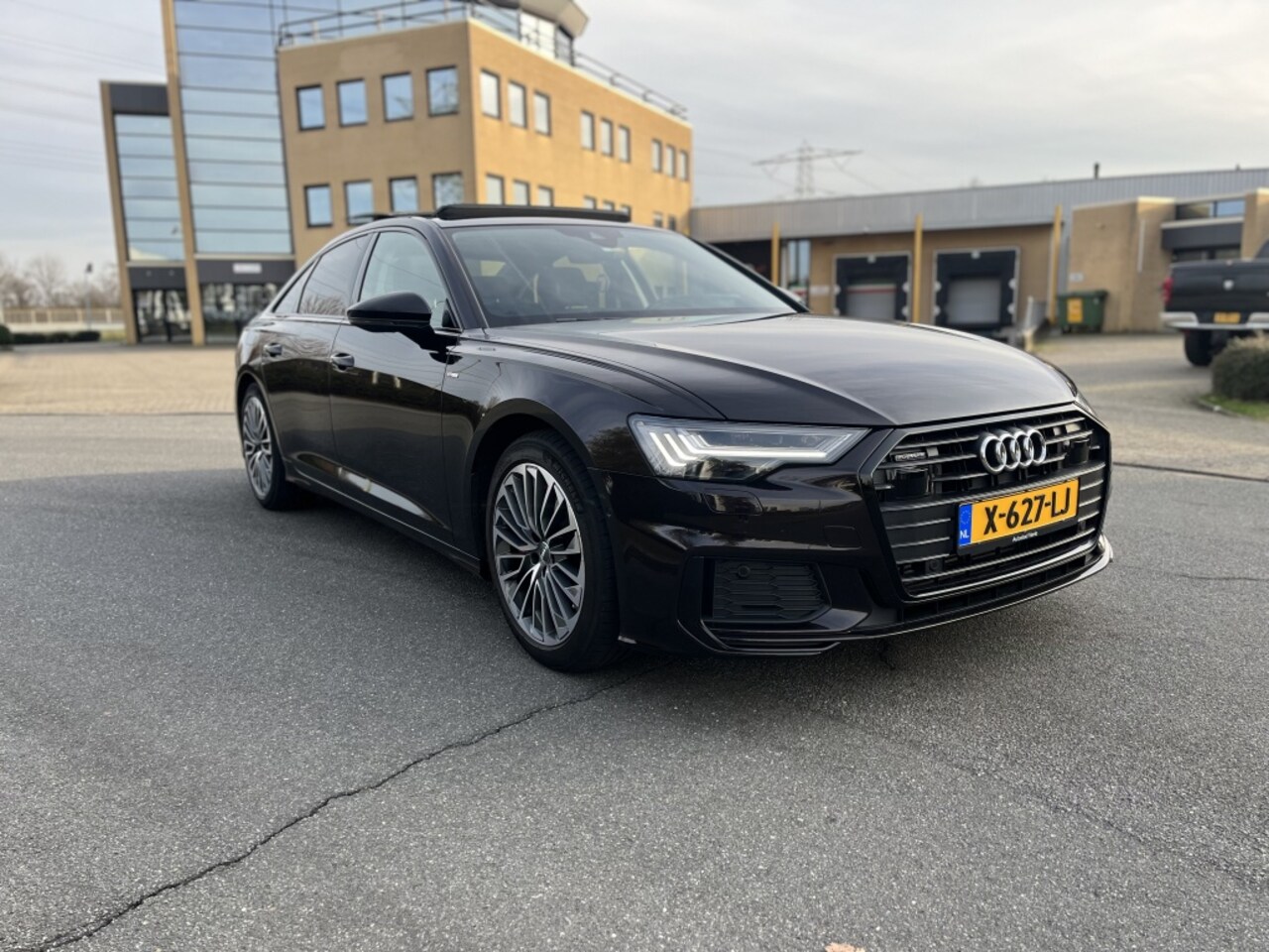 Audi A6 Limousine - 55 TFSI e q. Comp. Camera Massage Pano Sfeerverl - AutoWereld.nl