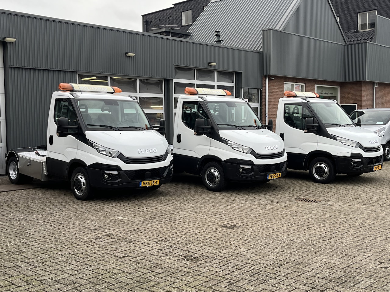 Iveco Daily - Opleggertrekker Be combi 9,4 Ton Airco 7345 kg trekgewicht Airco Cruise controle Be combi - AutoWereld.nl