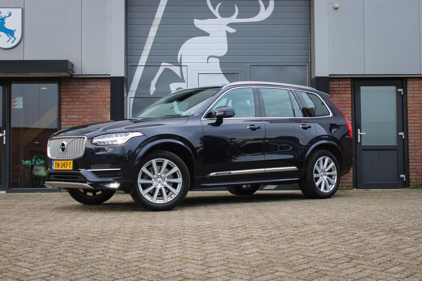 Volvo XC90 - 2.0 T5 AWD Inscription 7 persoons / massagestoelen / Panoramadak / BTW - AutoWereld.nl