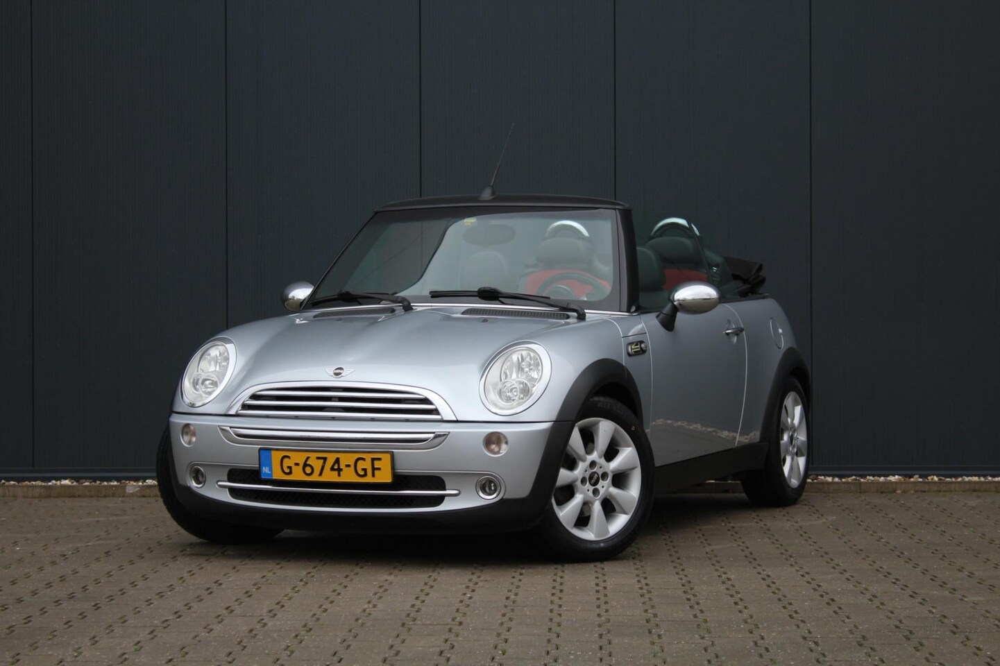 MINI Cabrio - 1.6 One | Stoelverwarming | Airco | PDC | Leder | APK | - AutoWereld.nl