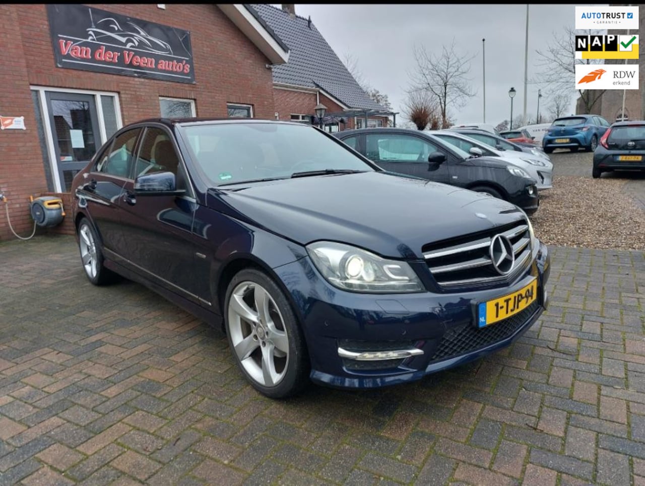 Mercedes-Benz C-klasse - 180 Ambition Avantgarde. lage km stand Cruise, Navi, airco, bleutooth etc. Prijs incl gara - AutoWereld.nl