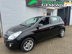 Hyundai i20 - 1.4i i-Motion AUTOMAAT AIRCO NIEUWE KETTING SET APK NIEUW BIJ LEVERING