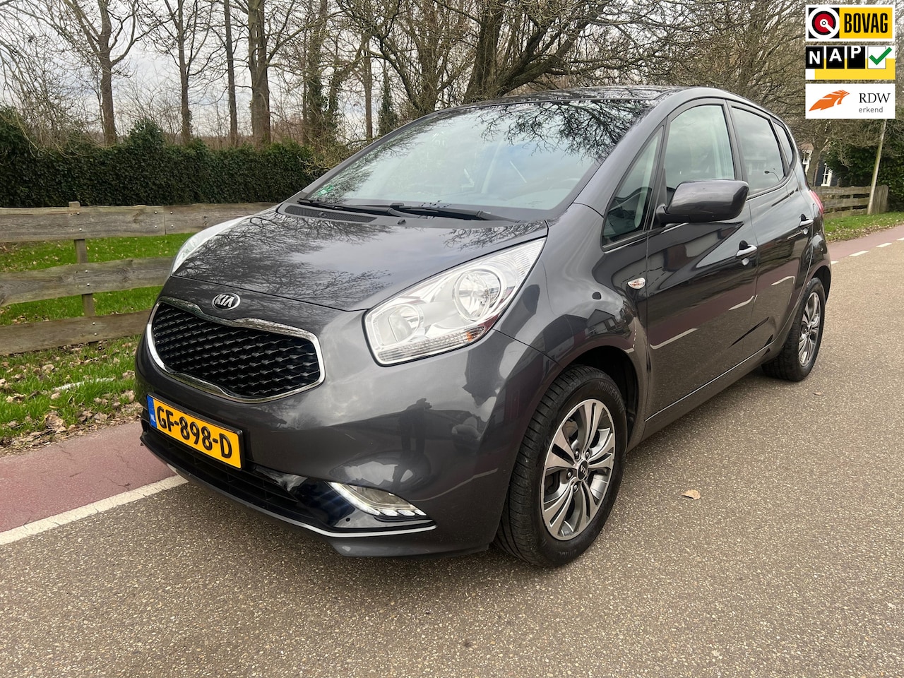 Kia Venga - 1.4 CVVT First Edition Camera, PDC, Clima - AutoWereld.nl