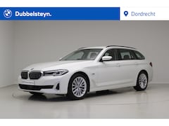 BMW 5-serie Touring - 530e Luxury Line | Leder | Driving Assistant Professional | Laser | Camera | Comfortzetels